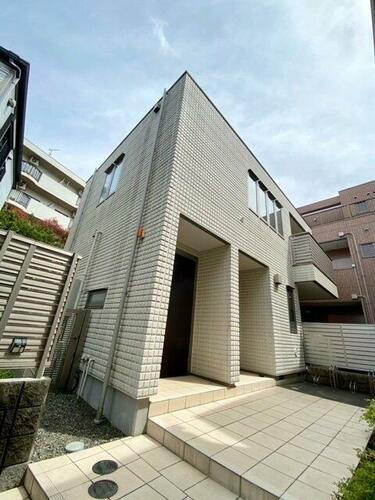 東京都大田区田園調布本町 築12年8ヶ月 2階建