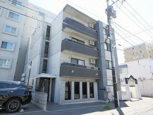 北海道札幌市中央区南十条西１２丁目 4階建