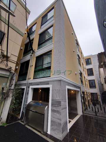 東京都新宿区四谷三栄町 4階建 築3年5ヶ月