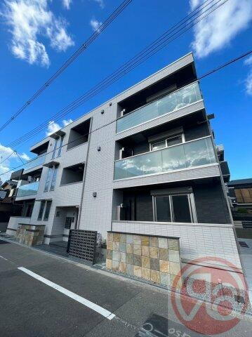 グリーンコート鷹合 3階建