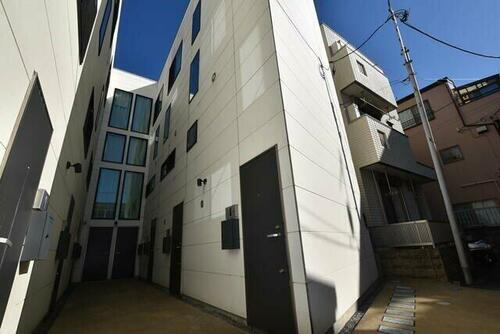 東京都足立区千住宮元町 3階建