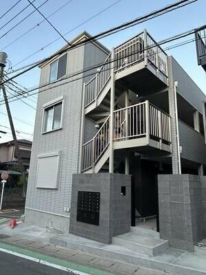 神奈川県大和市上草柳２丁目 築1年2ヶ月 3階建