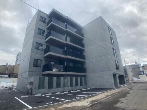 北海道札幌市東区北九条東８丁目 築1年9ヶ月 5階建