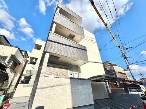 大阪府堺市堺区西湊町４丁  3階建