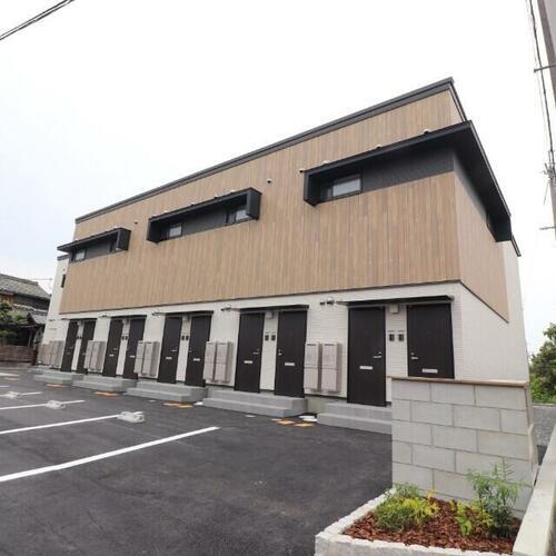 岡山県岡山市中区長岡 2階建 築1年未満