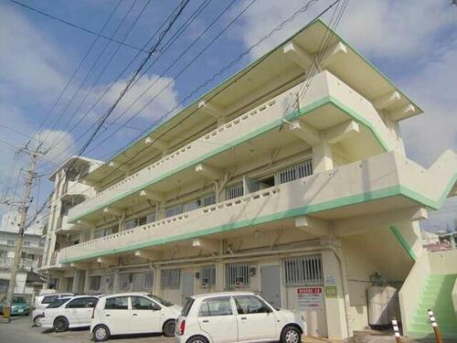 沖縄県浦添市屋富祖３丁目 3階建 築37年