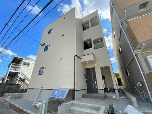 福岡県北九州市小倉北区萩崎町 3階建 築2年3ヶ月
