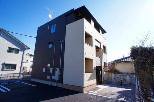 群馬県前橋市広瀬町３丁目 3階建 築8年7ヶ月