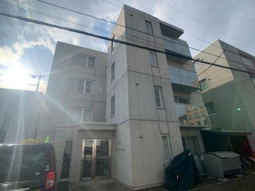 ＣＲＯＷＮ　ＣＬＯＶＥＲ