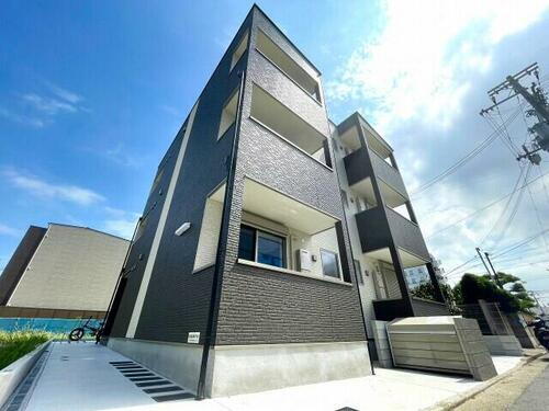 大阪府堺市堺区出島浜通 築2年5ヶ月 3階建