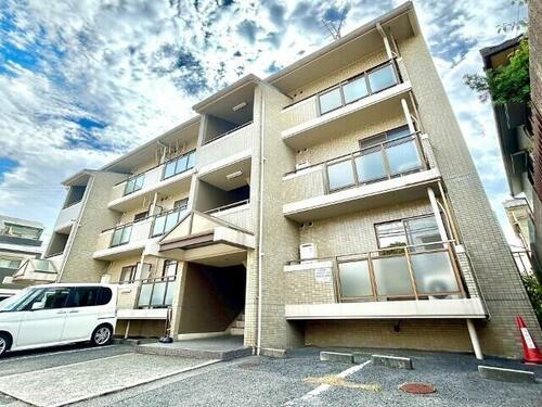 大阪府堺市西区浜寺諏訪森町中１丁 築36年10ヶ月 3階建