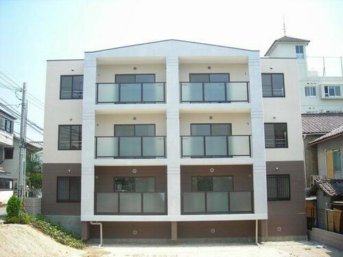 兵庫県川西市小花２丁目 築19年6ヶ月 3階建