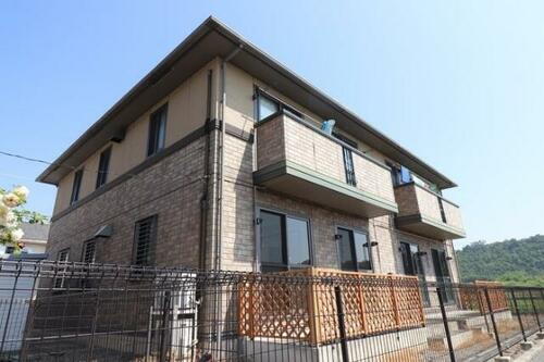 山梨県韮崎市中島２丁目 賃貸アパート