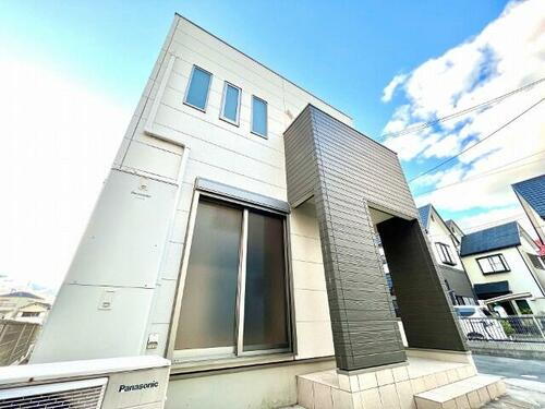 大阪府堺市西区鳳西町３丁 築13年8ヶ月 2階建