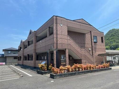 岡山県井原市下出部町１丁目 賃貸アパート