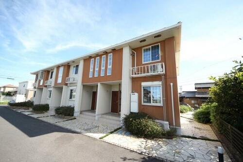 三重県鈴鹿市若松西５丁目 2階建 築14年4ヶ月