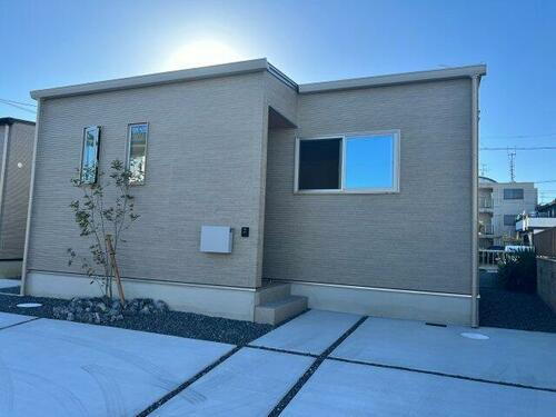 岡山県岡山市南区新保  平屋建て