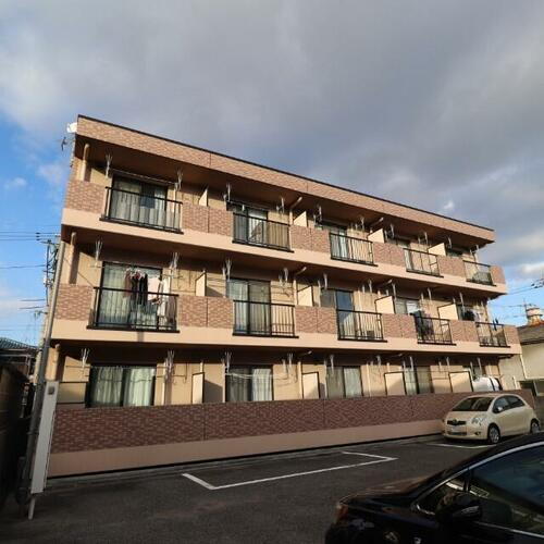 岡山県岡山市北区大元駅前 築25年10ヶ月 3階建