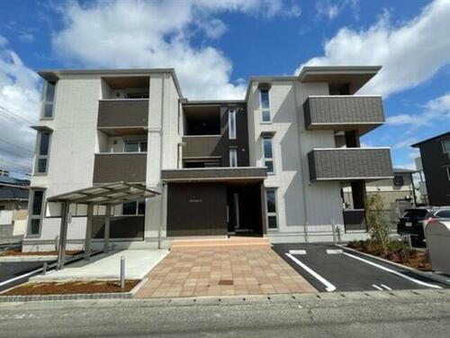 佐賀県佐賀市鍋島１丁目 3階建 築2年11ヶ月