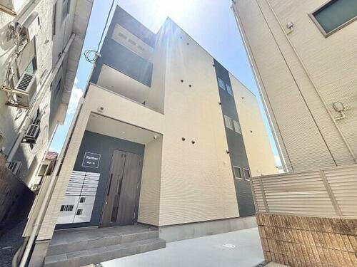 大阪府堺市西区浜寺諏訪森町中３丁 築1年未満 3階建