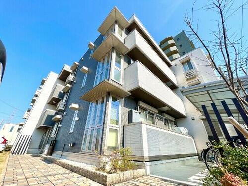 大阪府堺市北区百舌鳥梅北町３丁 築4年10ヶ月 3階建