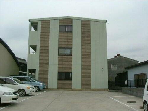 ＳＵＮＳＴＡＧＥ 3階建
