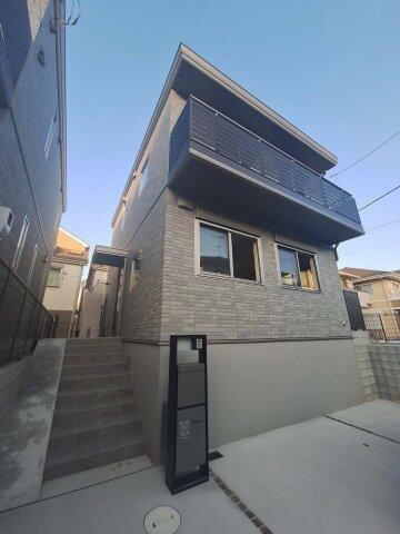 神奈川県横浜市金沢区富岡東１丁目 賃貸アパート