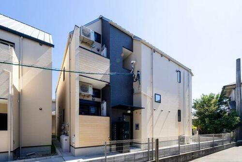 福岡県福岡市早良区賀茂１丁目  2階建