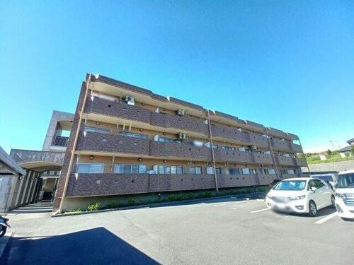 三重県四日市市波木南台３丁目 築21年7ヶ月 3階建