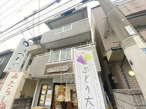 大阪府茨木市見付山１丁目 3階建