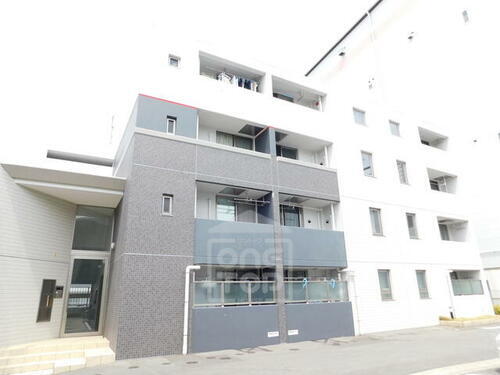 大阪府茨木市畑田町 4階建