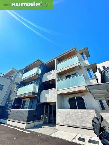 和歌山県和歌山市四番丁  3階建