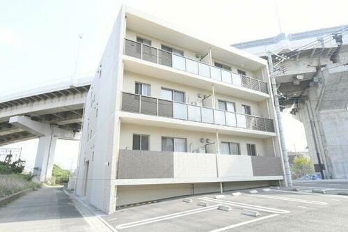 福岡県北九州市八幡西区陣原１丁目 3階建 築8年11ヶ月