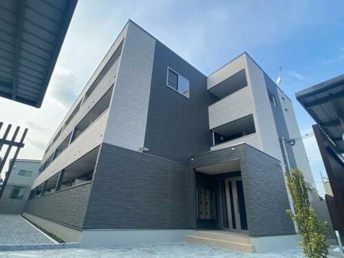 奈良県香芝市五位堂１丁目 築4年4ヶ月 3階建