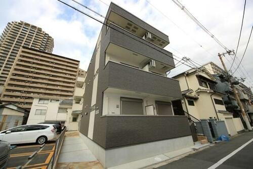 大阪府大阪市城東区中央２丁目 築10年3ヶ月 3階建