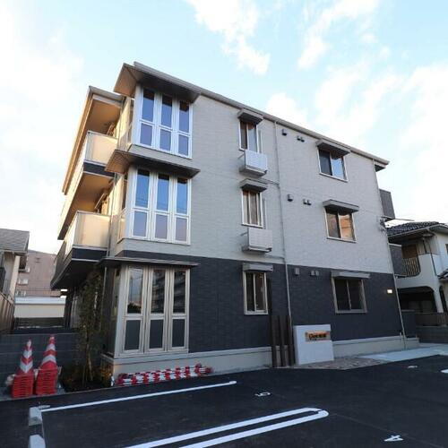 岡山県岡山市北区東古松５丁目 3階建 築5年1ヶ月