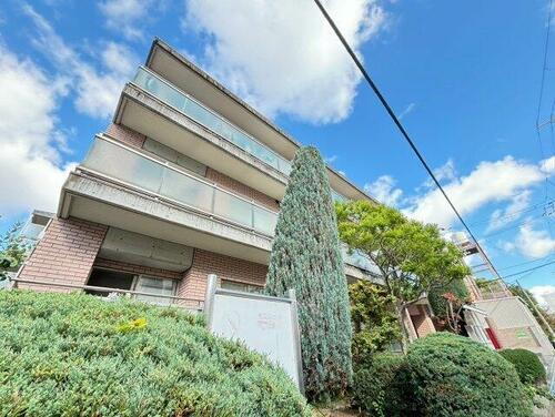 クローバー・サウス江坂 3階建