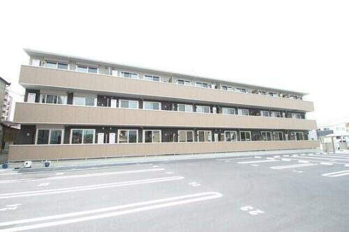 岡山県岡山市中区兼基 築8年7ヶ月 3階建