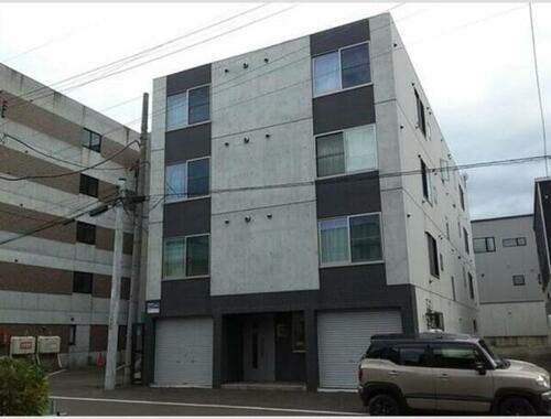 Ｍ’ｓ　ｓｑｕａｒｅ