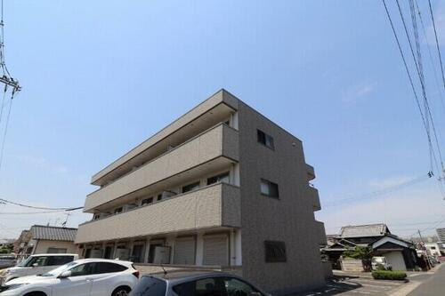 岡山県岡山市北区辰巳 築20年10ヶ月 3階建