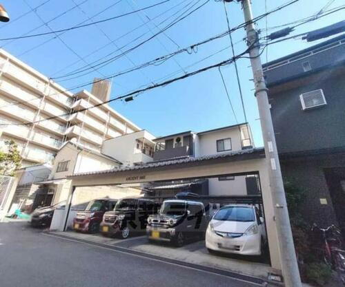 京都府京都市上京区一条通千本東入伊勢殿構町 築11年12ヶ月 3階建