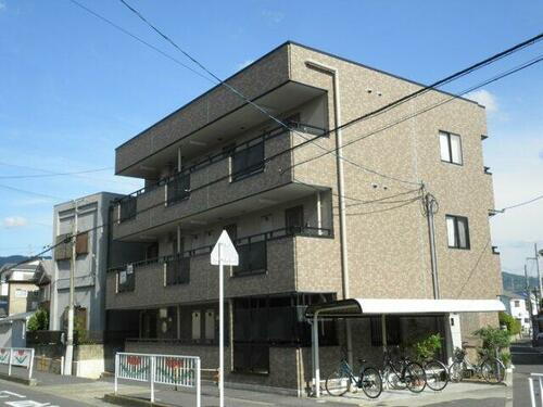 大阪府大東市泉町２丁目 築24年10ヶ月 3階建