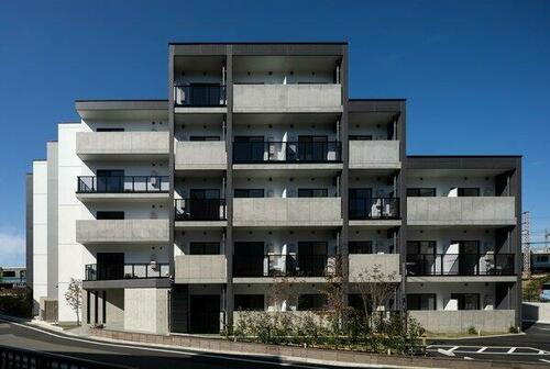 ＬＯＣ’Ｓ　ＳＨＩＮＹＵＲＩＧＡＯＫＡ 5階建