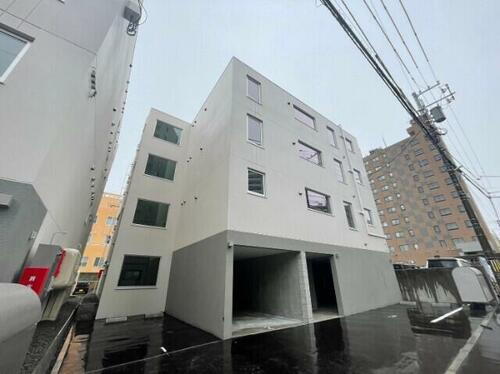 北海道札幌市西区西町北１９丁目 築2年10ヶ月 4階建