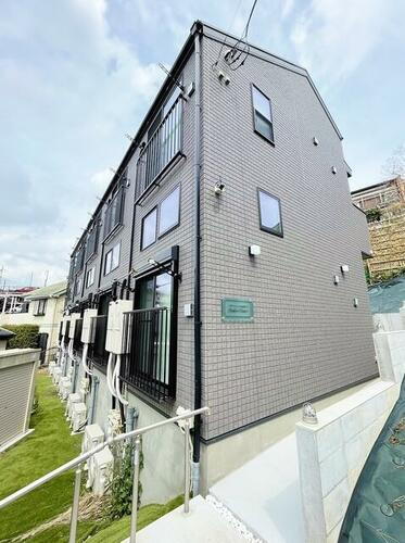 アザーレ・パッシオ生田８ 2階建