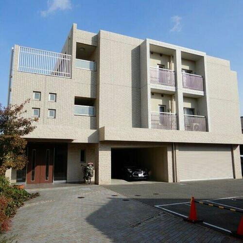 メゾンドバレー