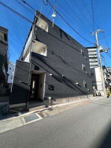 兵庫県神戸市兵庫区駅南通３丁目 築7年10ヶ月 3階建