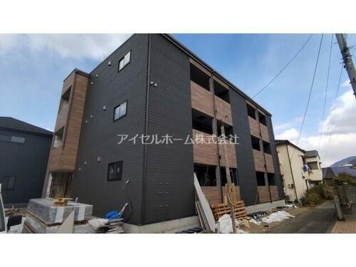 広島県呉市広中新開２丁目 築3年11ヶ月 3階建