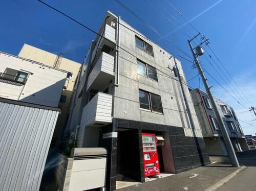 Ｌｉｂｅｒｔｉａ苗穂駅前