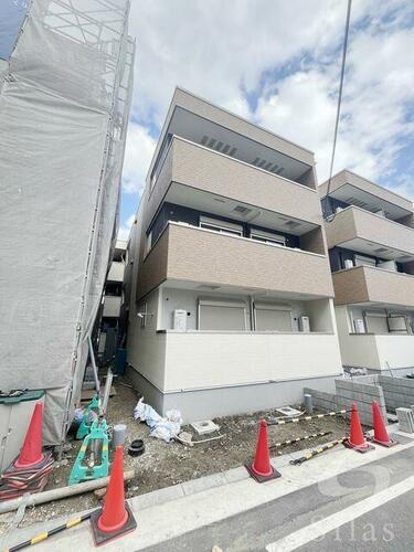 兵庫県尼崎市東難波町５丁目  3階建